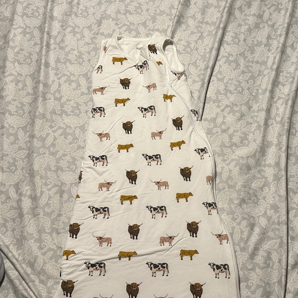 Kyte BABY White multi cow print Sleep Sack